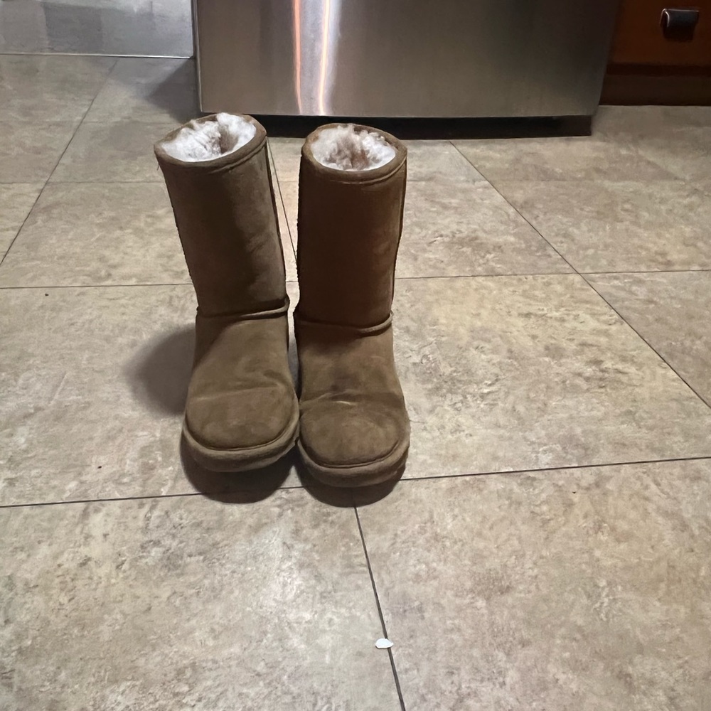 Tan Bearpaws womens size 10
